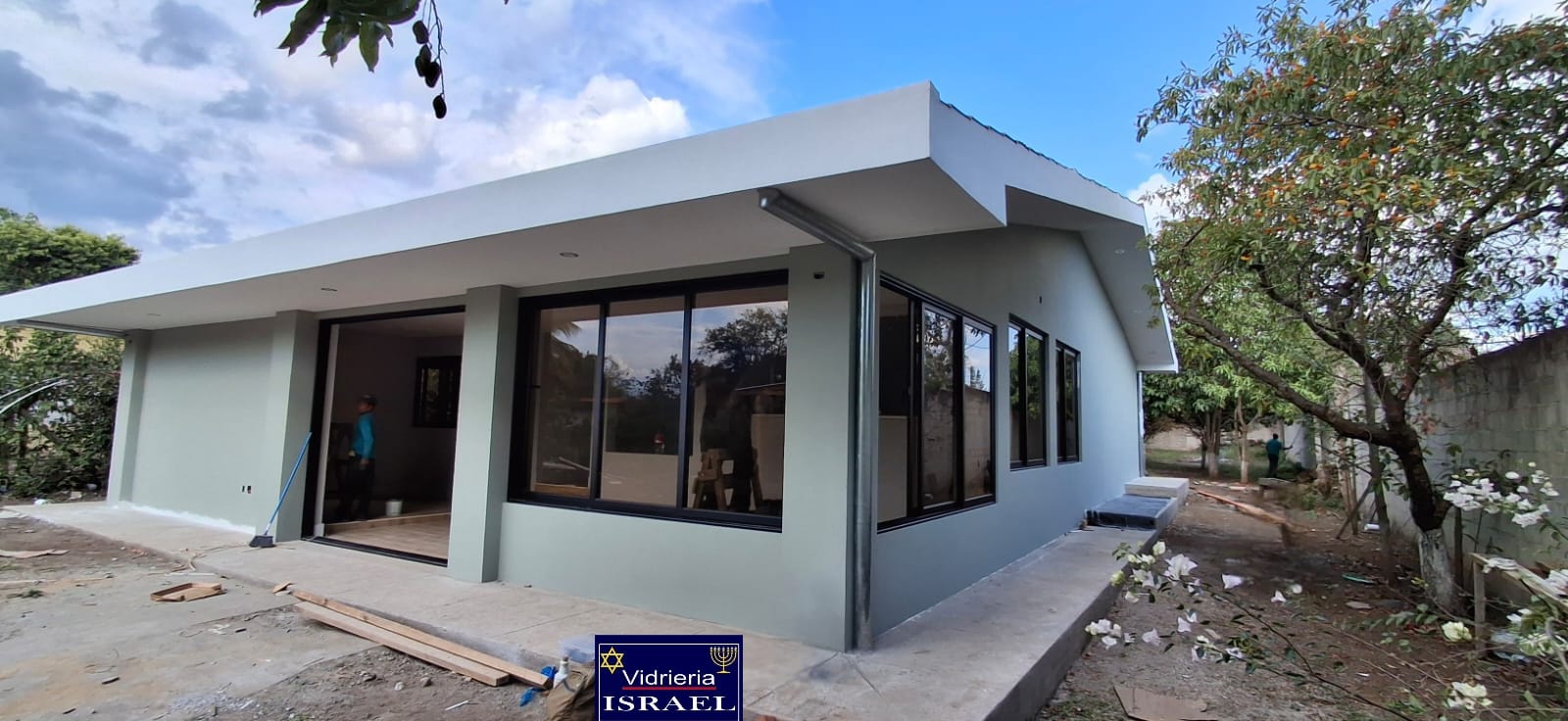 PUERTAS Y VENTANAS ALUMINIO NEGRO VIDRIO BRONCE