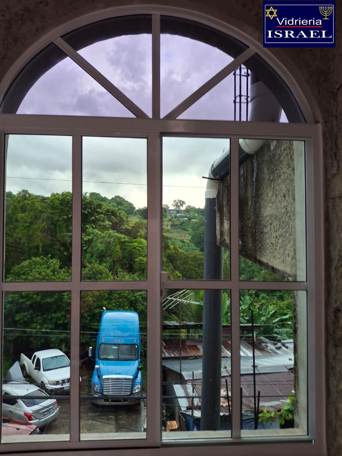 VENTA FRANCESA DE MEDIO PUNTO