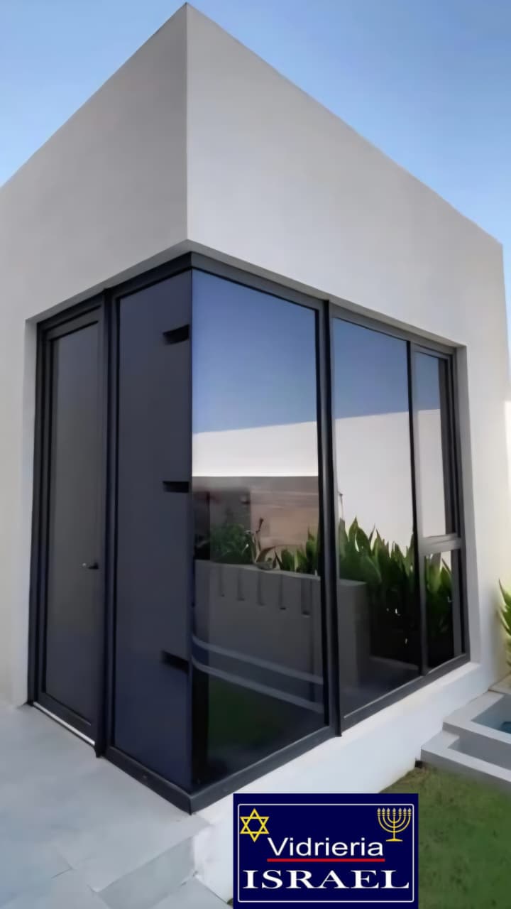 VENTANA FRANCESA DE ESQUINA ALUMINO NEGRO