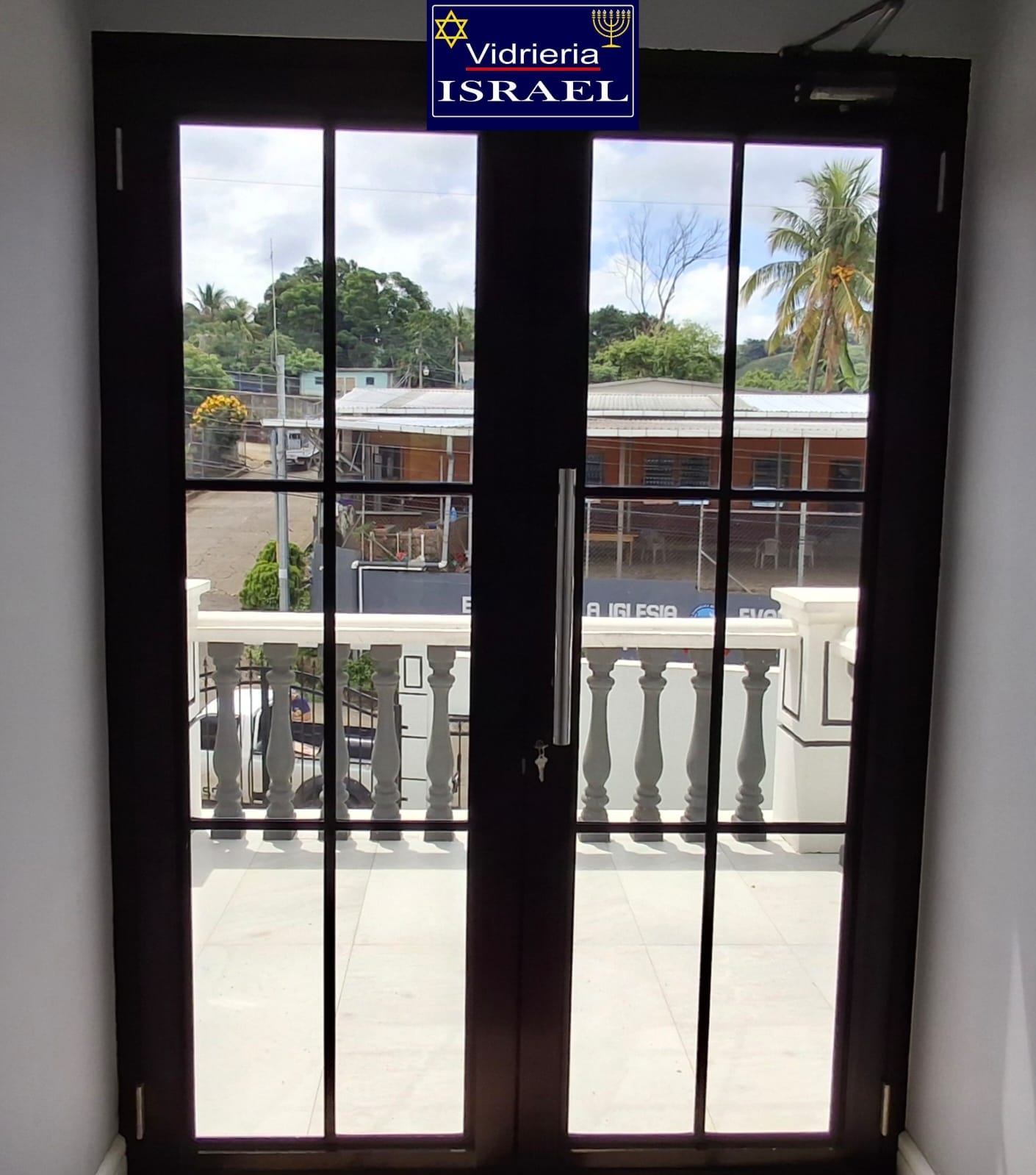 VENTANA ALUMINIO NEGRO VIDRIO TRANSPARENTE