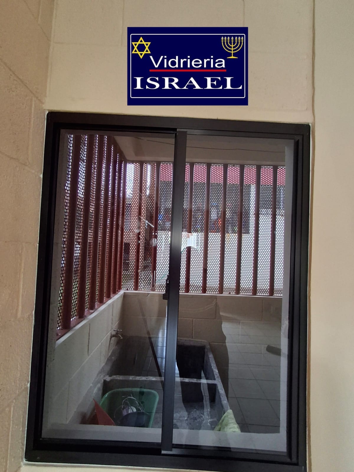 VENTANA FRANCESA ALUMINIO NEGRO VIDRIO TRANSPARENTE