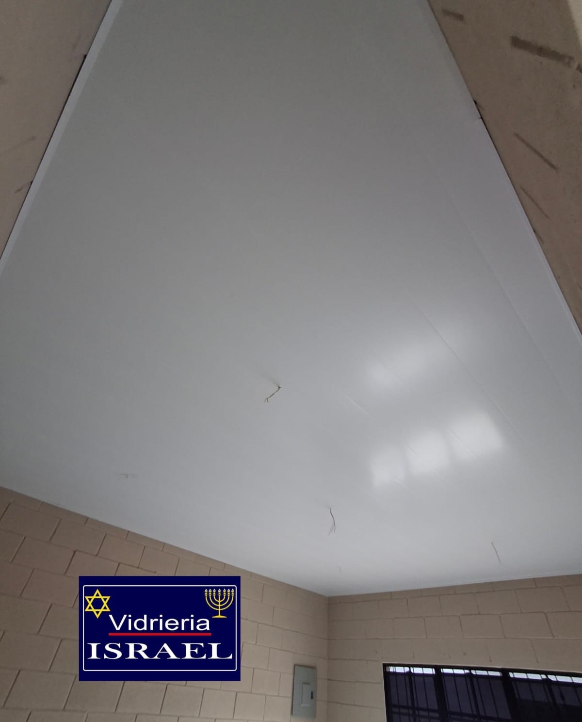 CIELO FALSO EN PVC COLOR BLANCO